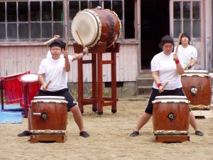 ZOKU(族)